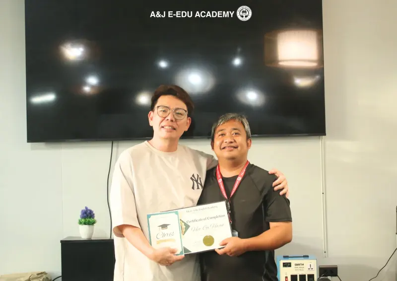 التخرج في A&J e-Edu Academy، باقيو