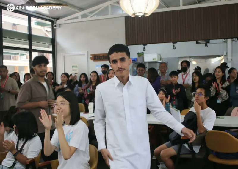 التخرج في A&J e-Edu Academy، باقيو