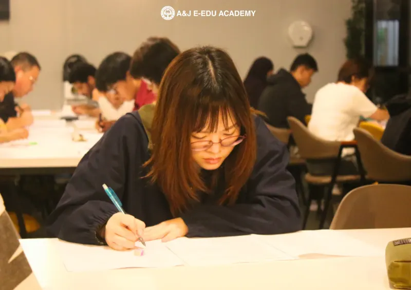 الاختبار الشهري في A&J e-Edu Academy، باقيو