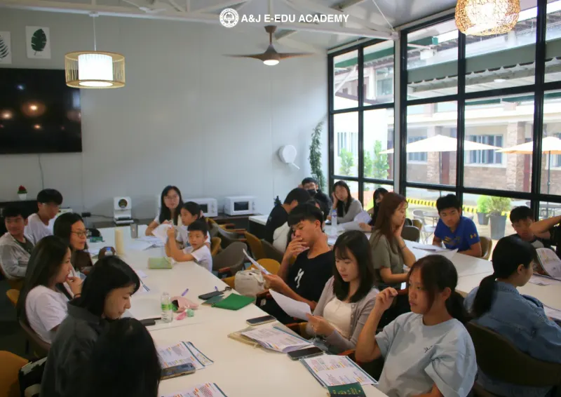 الطلاب الجدد في A&J e-Edu Academy، باقيو