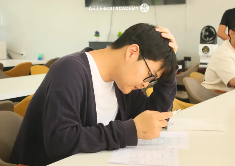 الطلاب الجدد في A&J e-Edu Academy، باقيو