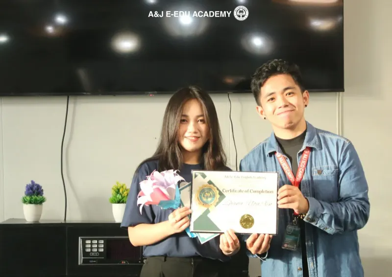 A&J e-Edu Academy（バギオ）の卒業式