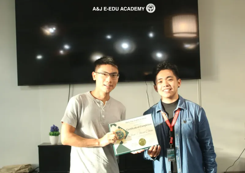 A&J e-Edu Academy(바기오)의 졸업식